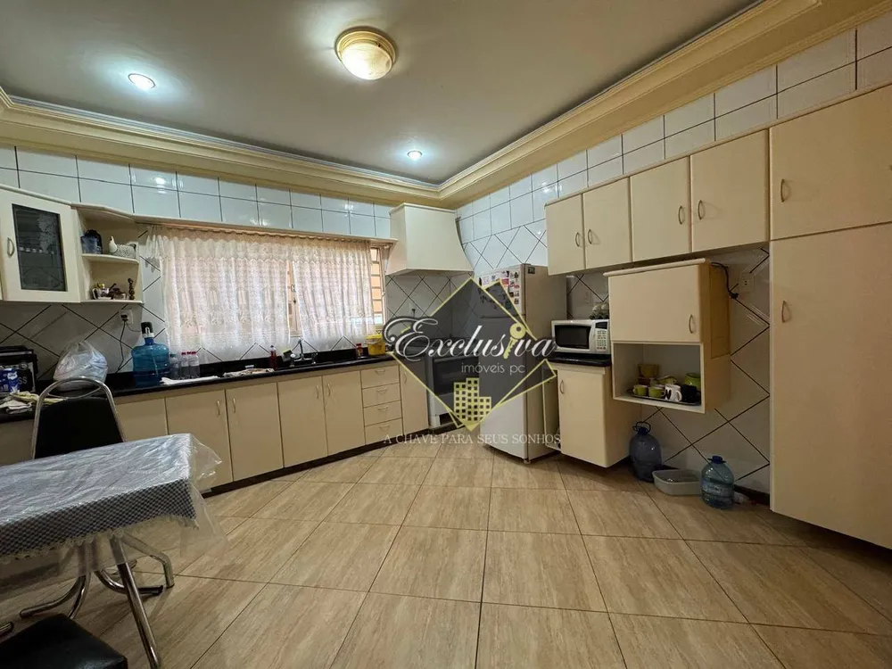 Casa, 4 quartos, 250 m² - Foto 17