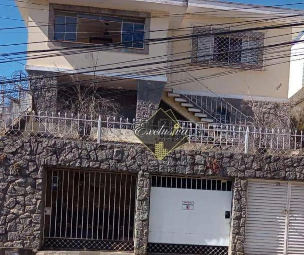 Casa, 3 quartos, 218 m² - Foto 1