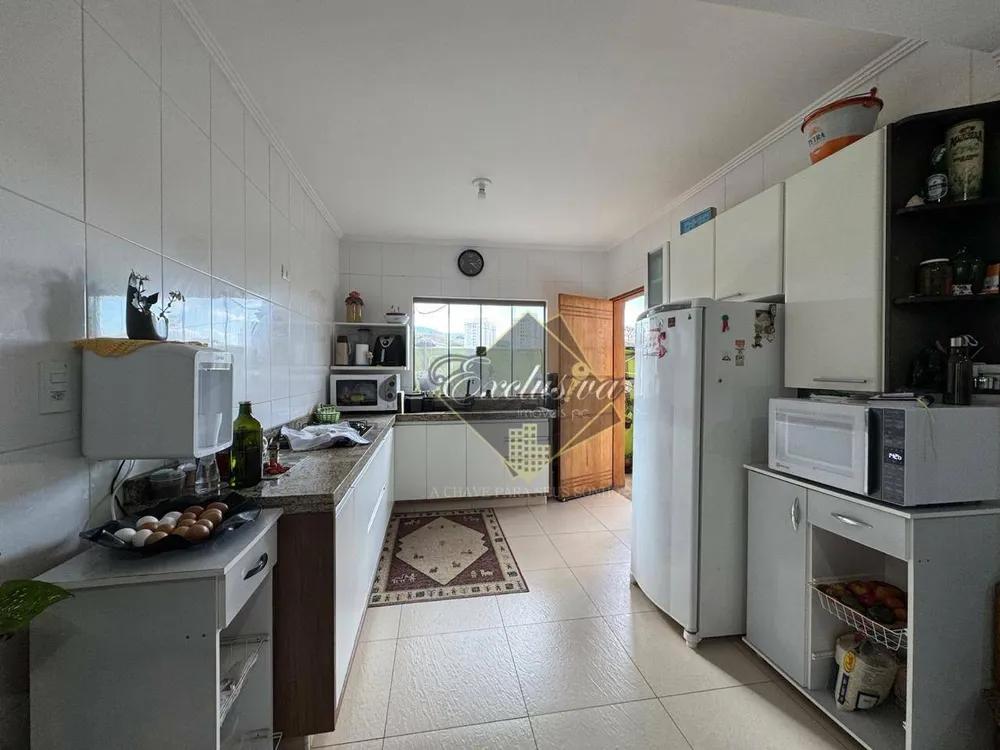 Casa, 3 quartos, 158 m² - Foto 3