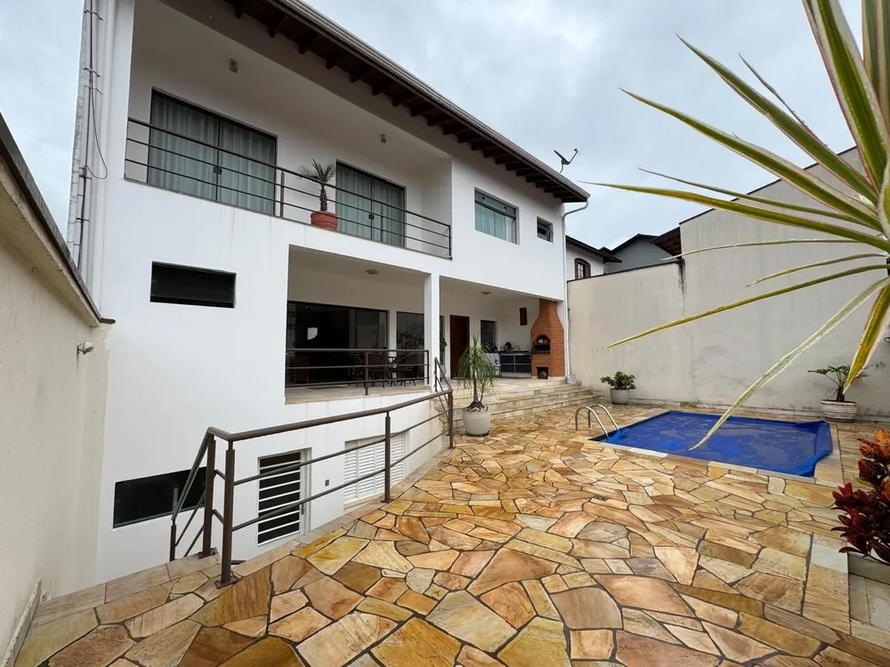 Casa, 3 quartos, 340 m² - Foto 1