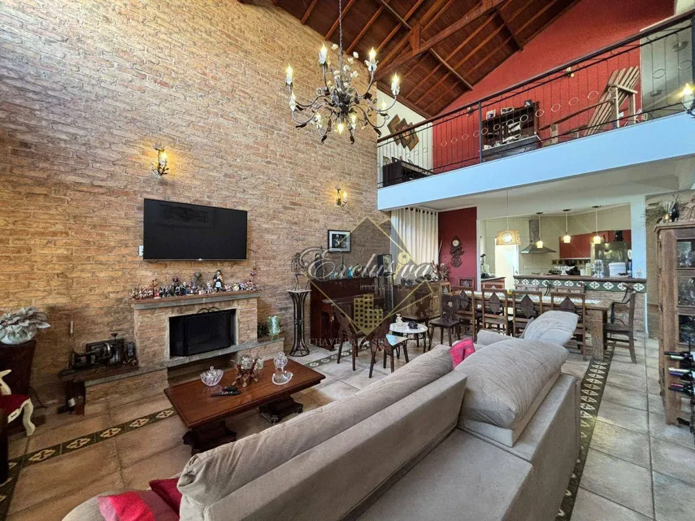 Casa, 3 quartos, 302 m² - Foto 1