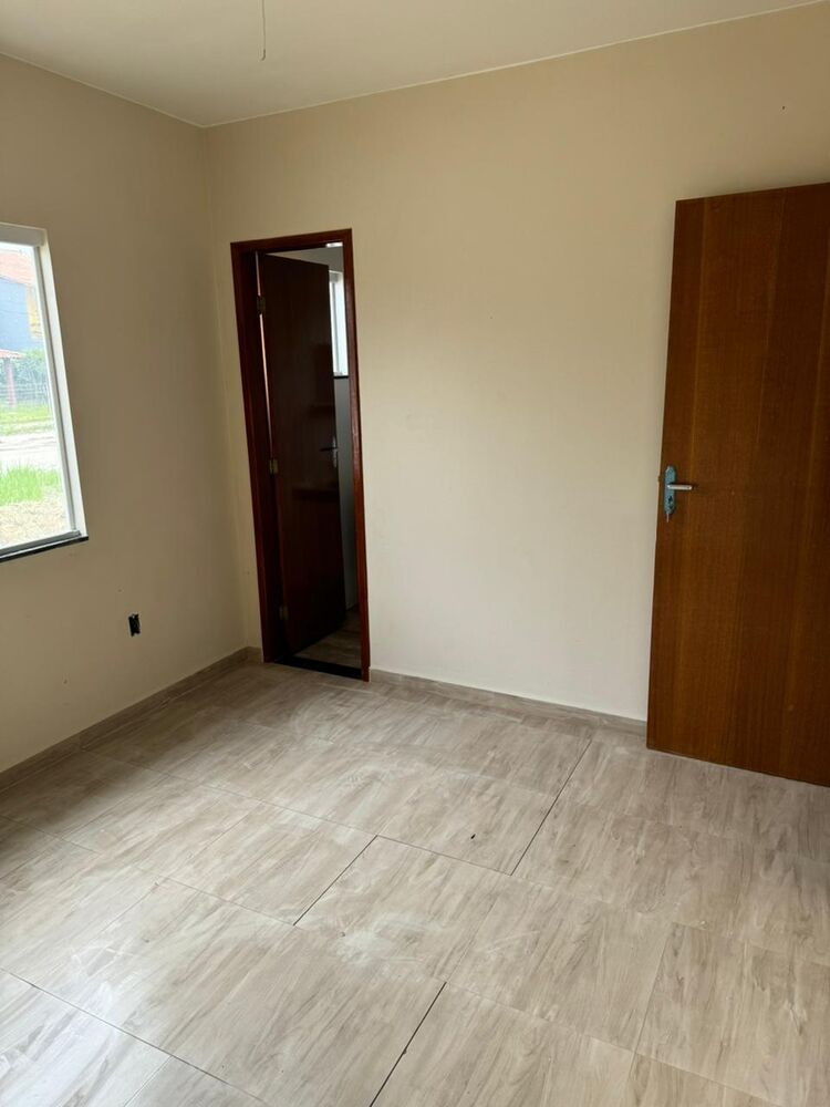 Casa à venda com 2 quartos, 90m² - Foto 3