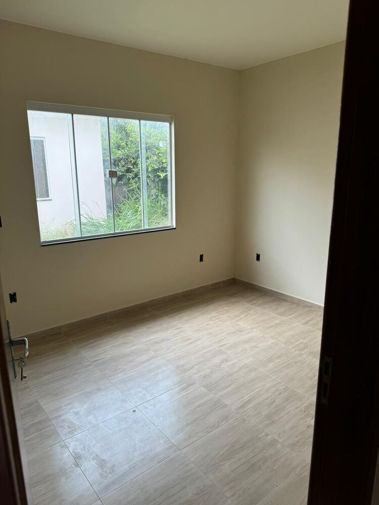 Casa à venda com 2 quartos, 90m² - Foto 2