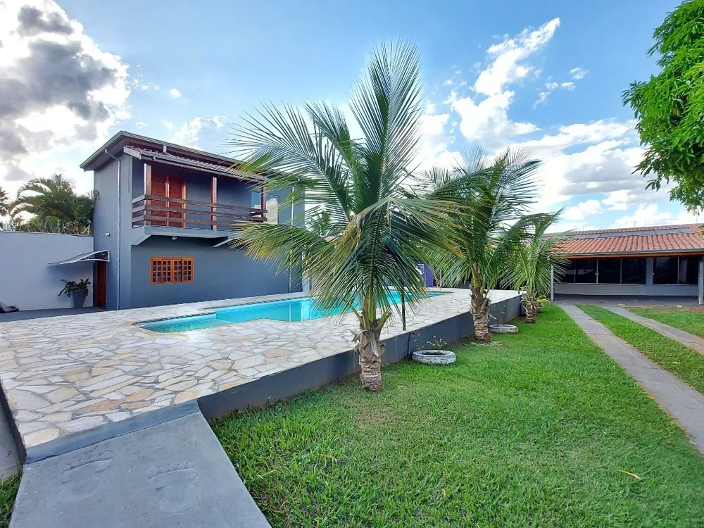 Chácara, 4 quartos, 830 m² - Foto 1
