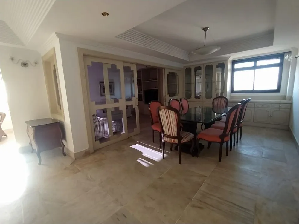Apartamento, 3 quartos, 220 m² - Foto 2
