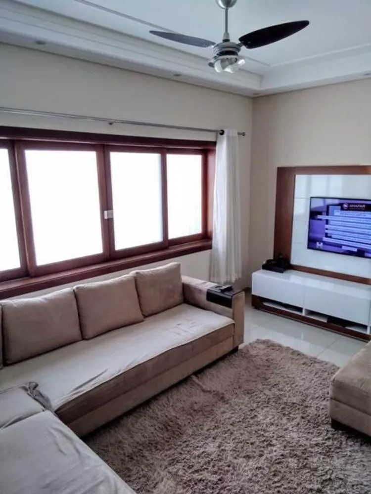 Casa, 5 quartos, 149 m² - Foto 1