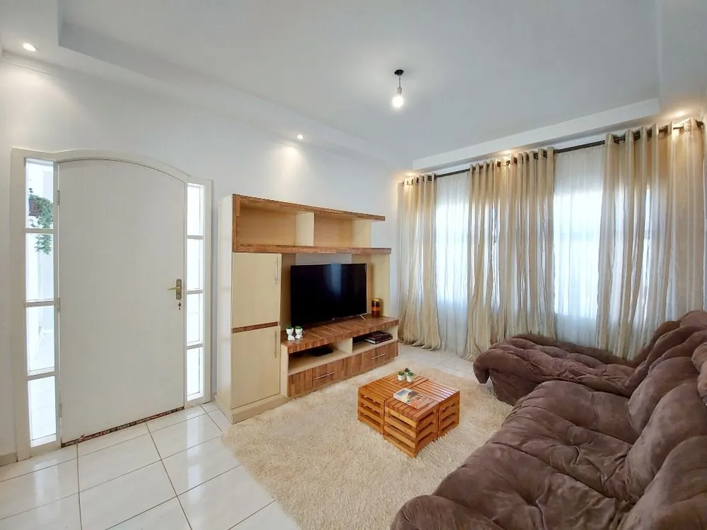 Casa, 3 quartos, 121 m² - Foto 2