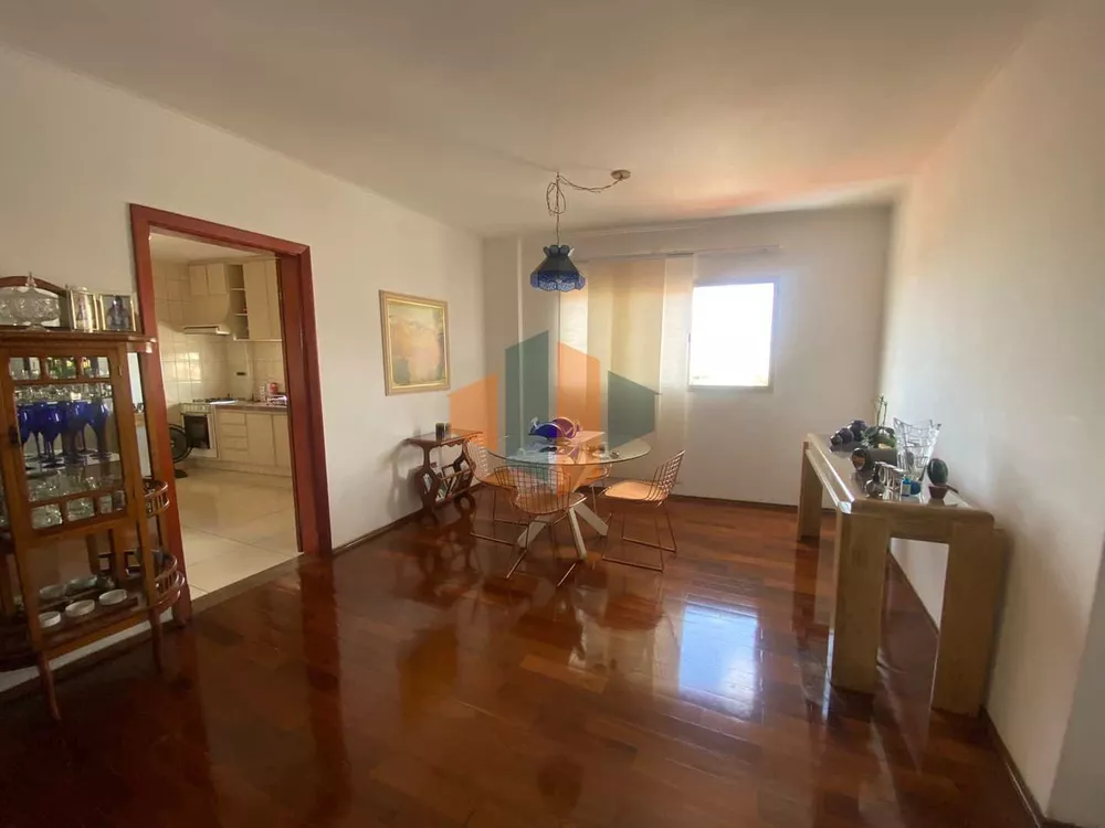 Apartamento à venda com 3 quartos, 144m² - Foto 1