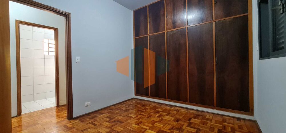 Casa à venda e aluguel com 3 quartos, 200m² - Foto 6