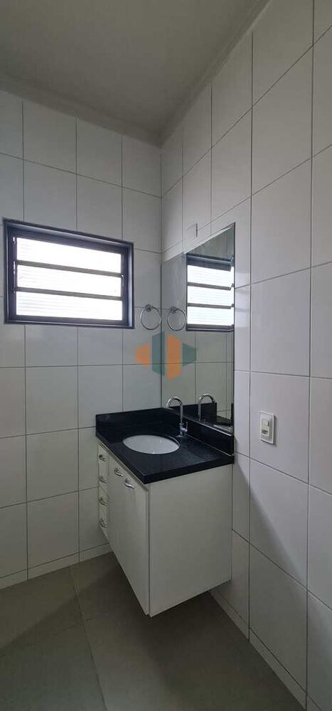 Casa à venda e aluguel com 3 quartos, 200m² - Foto 10