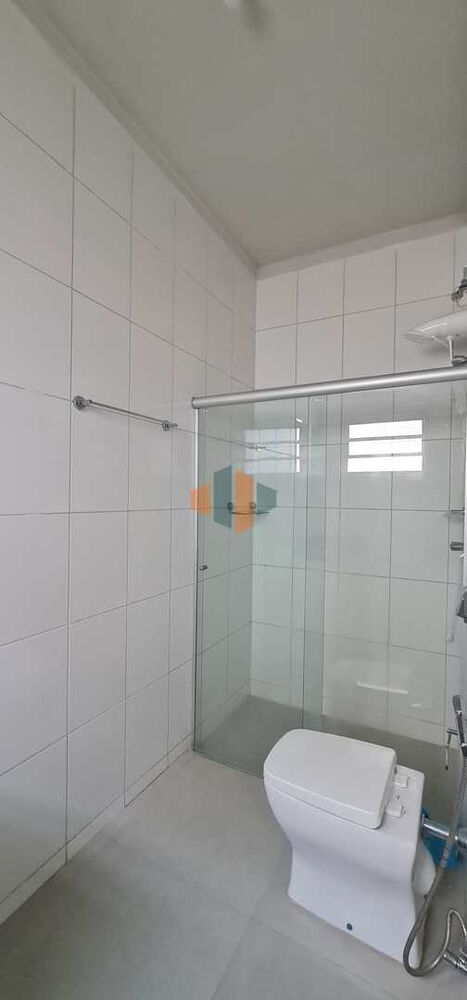 Casa à venda e aluguel com 3 quartos, 200m² - Foto 11