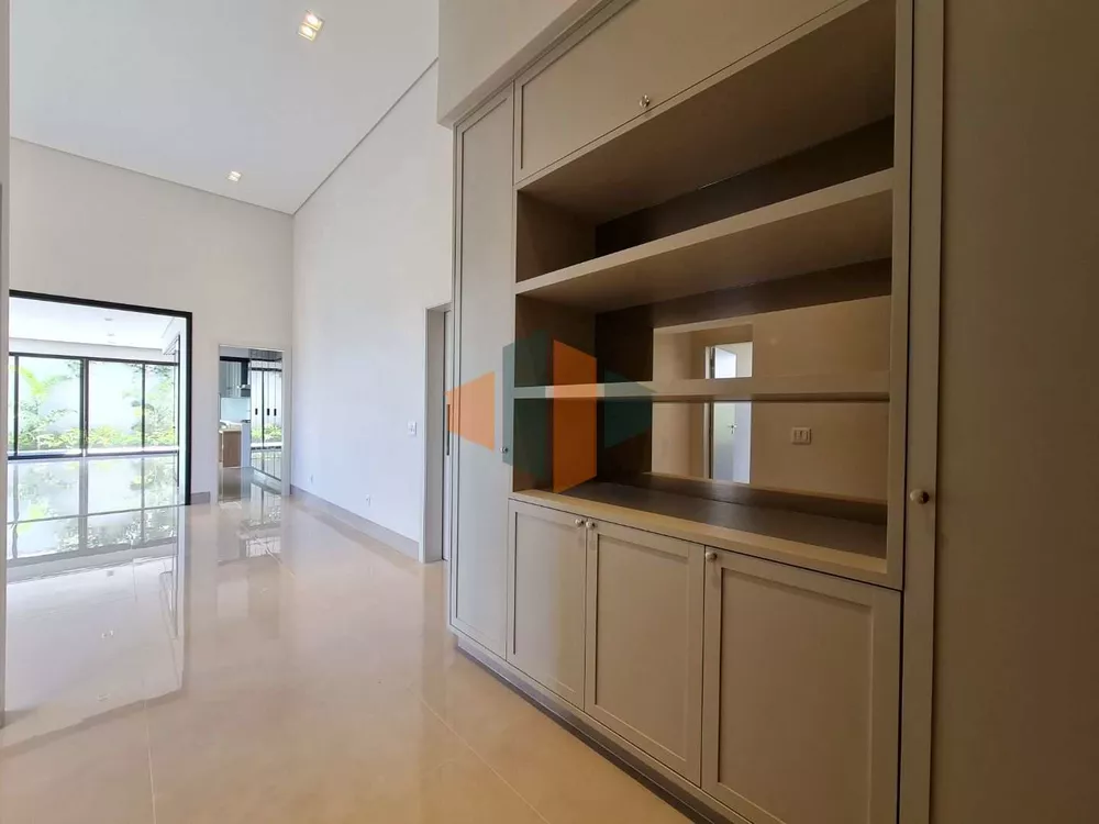 Casa de Condomínio à venda com 4 quartos, 258m² - Foto 4