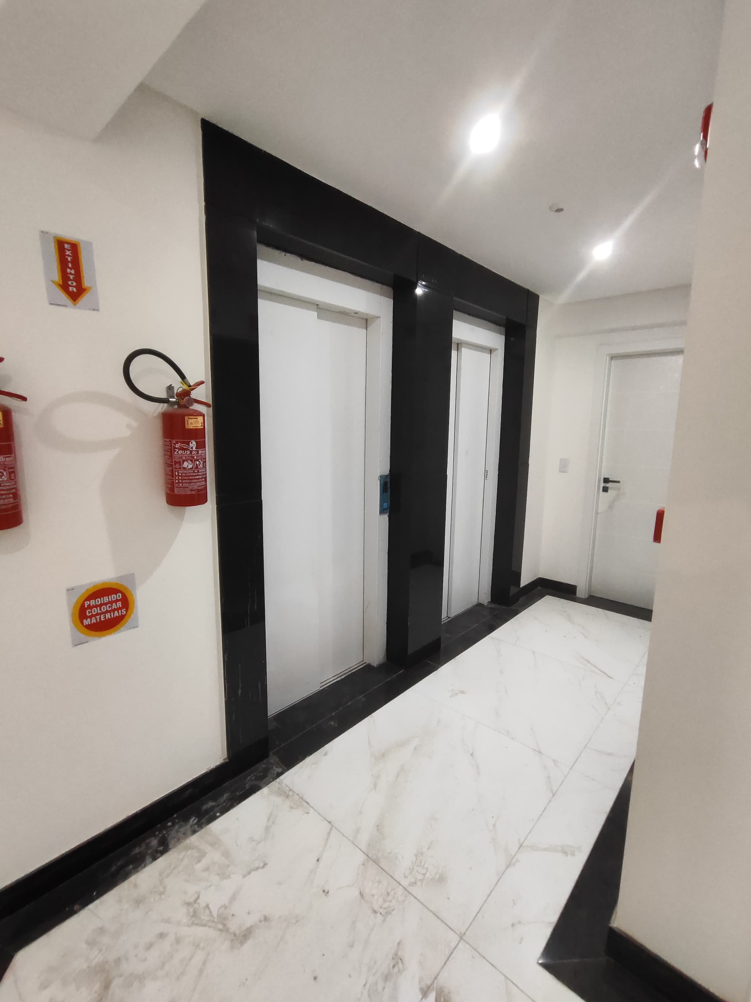 Apartamento à venda com 2 quartos, 101m² - Foto 3