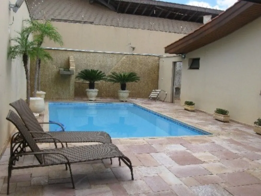 Casa, 3 quartos, 380 m² - Foto 1