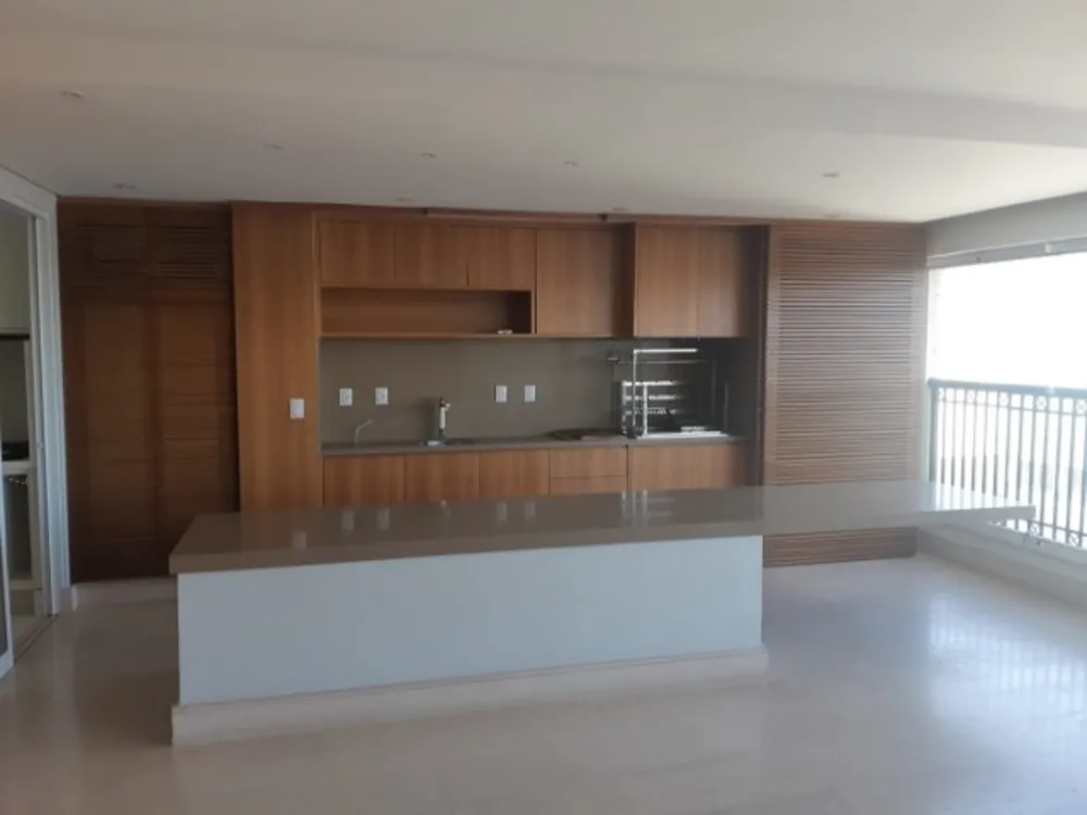 Apartamento, 3 quartos, 215 m² - Foto 2