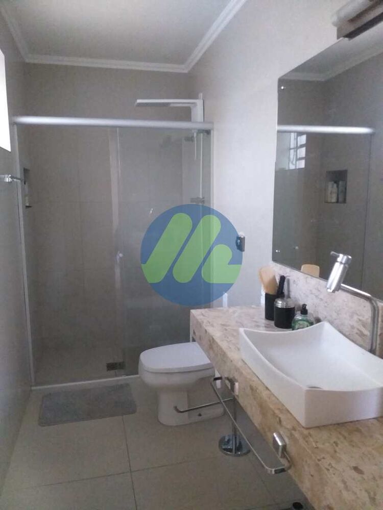 Sobrado à venda com 4 quartos, 303m² - Foto 2