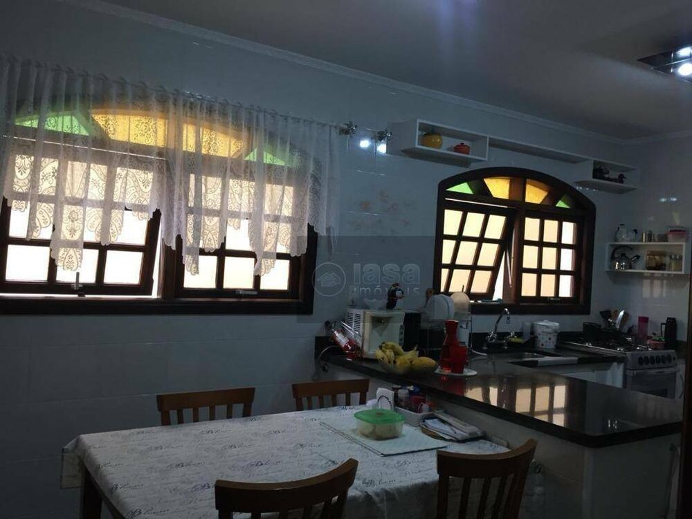 Sobrado, 3 quartos, 313 m² - Foto 2
