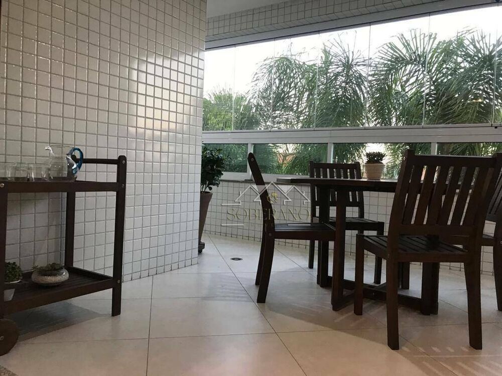 Apartamento à venda com 3 quartos, 130m² - Foto 1