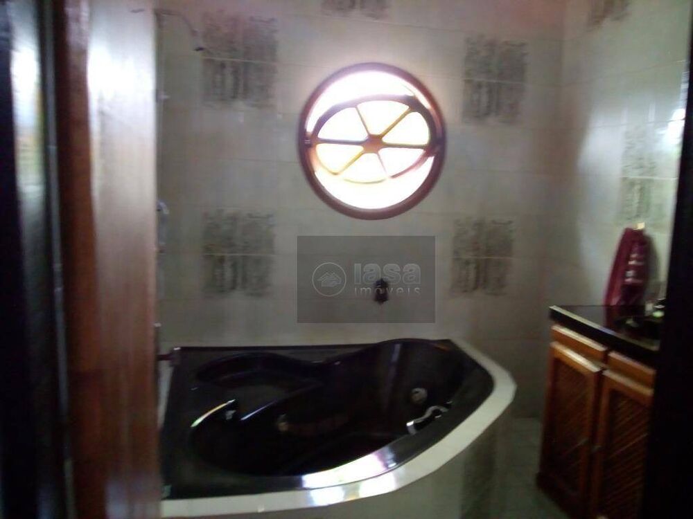Casa à venda com 8 quartos, 303M2 - Foto 6