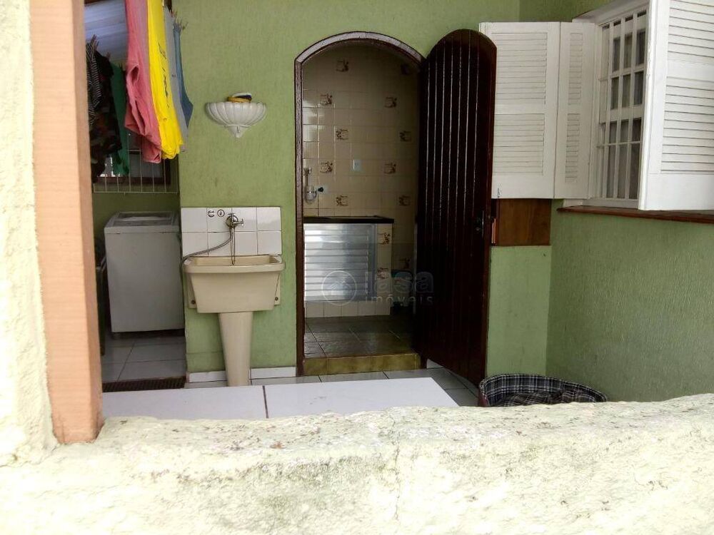 Casa à venda com 8 quartos, 303M2 - Foto 10