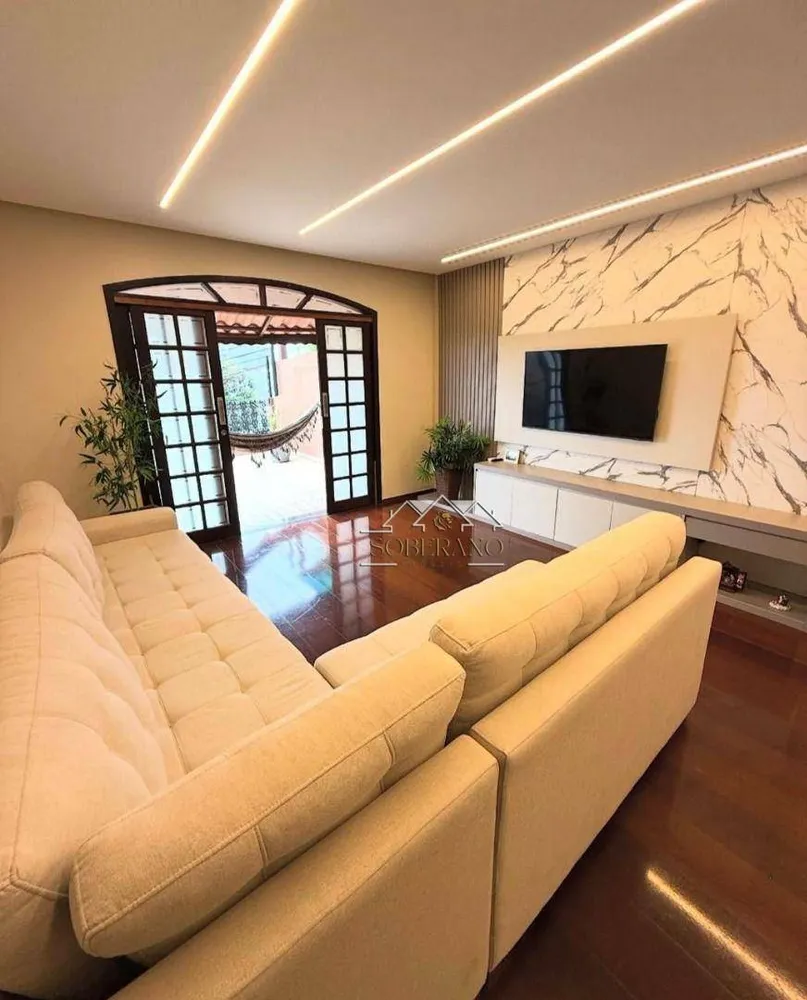 Sobrado, 4 quartos, 208 m² - Foto 1