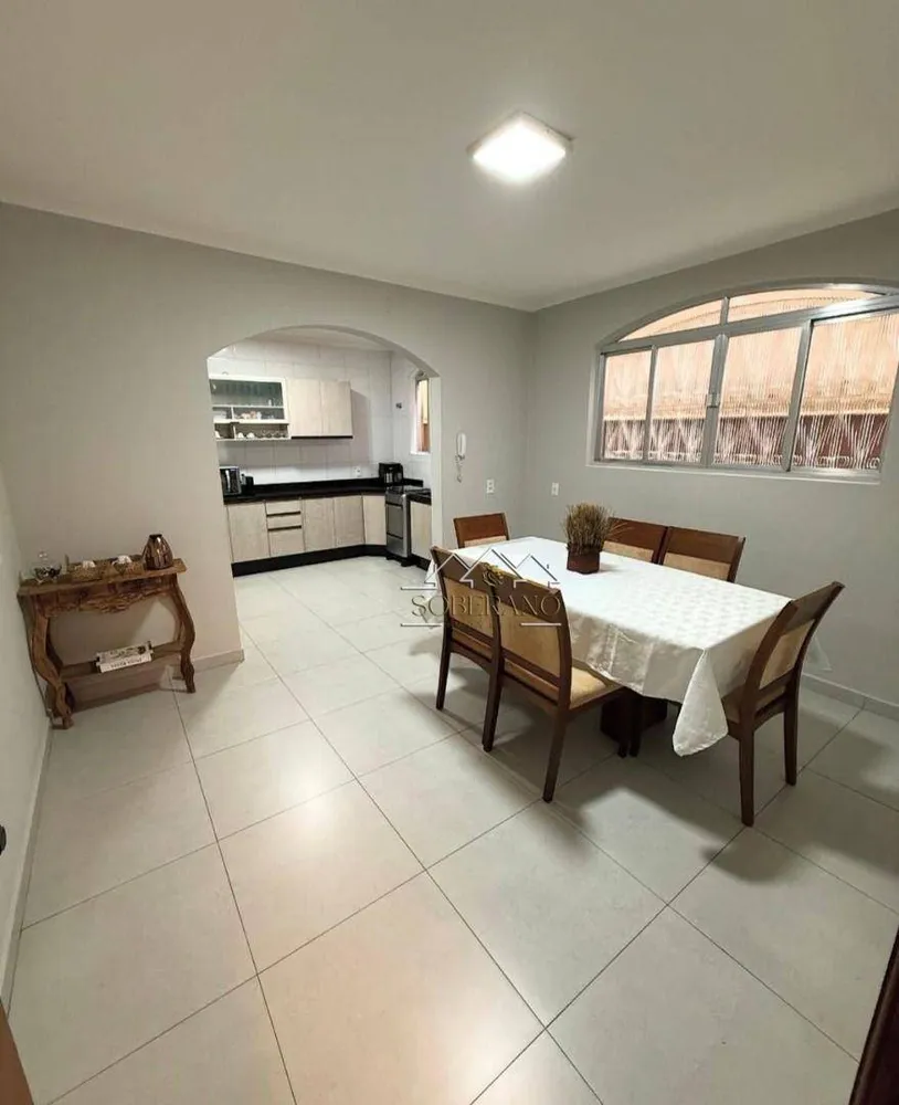 Sobrado, 4 quartos, 208 m² - Foto 2