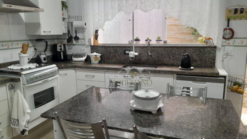 Sobrado à venda com 4 quartos, 142m² - Foto 3