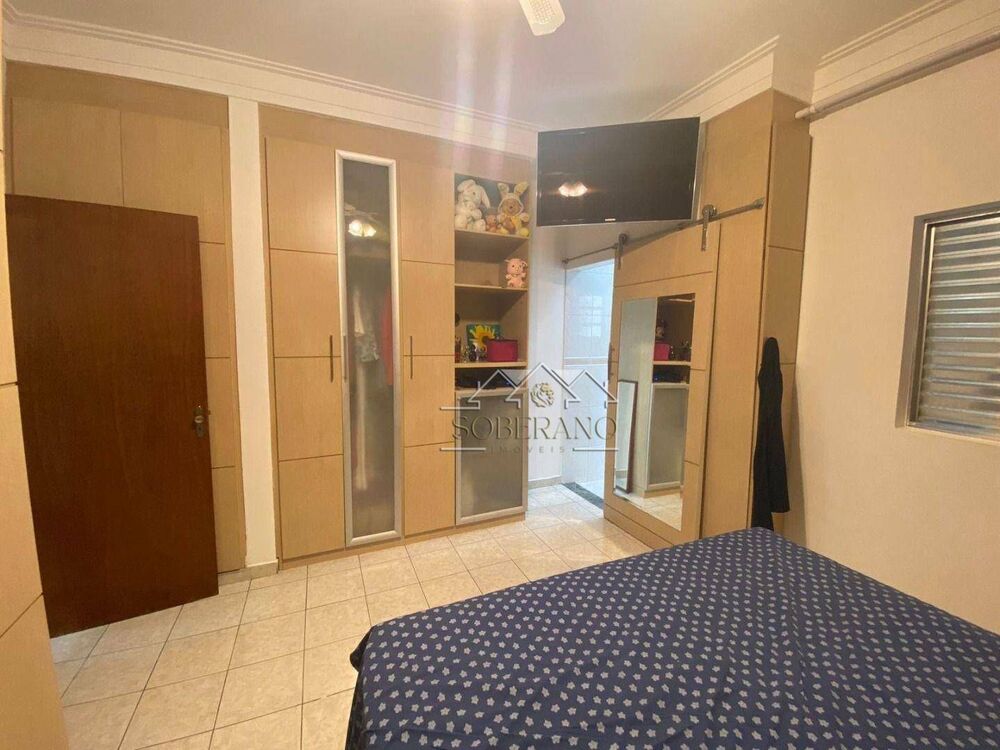 Sobrado à venda com 4 quartos, 180m² - Foto 4