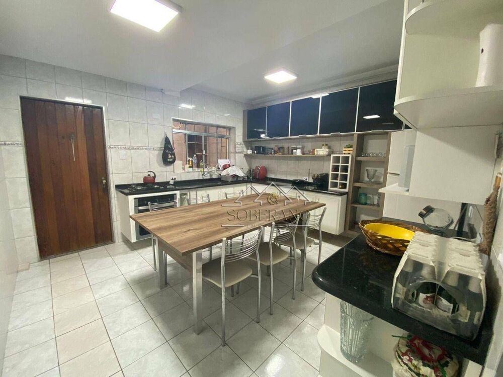 Sobrado à venda com 4 quartos, 180m² - Foto 10