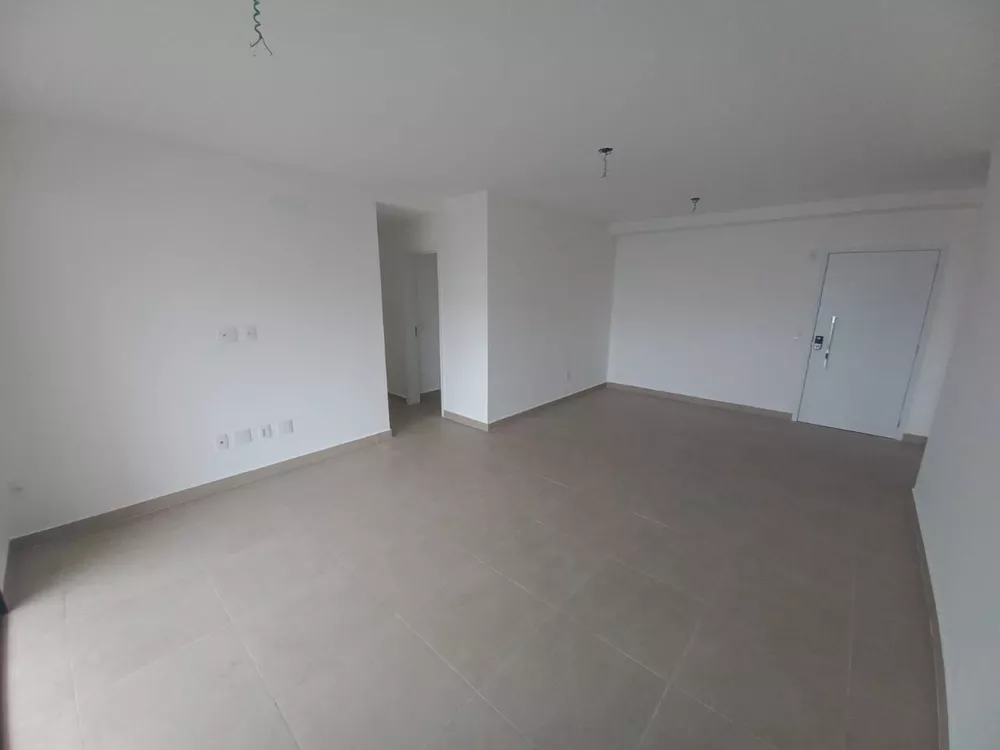 Apartamento à venda com 3 quartos, 135m² - Foto 3