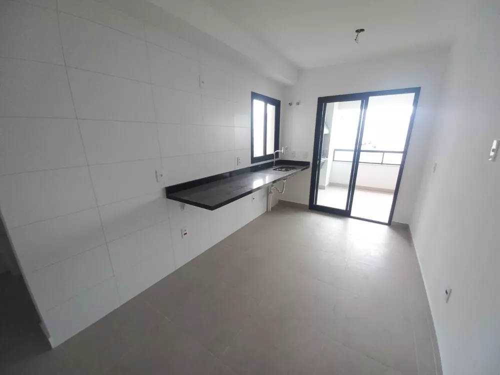 Apartamento à venda com 3 quartos, 135m² - Foto 2