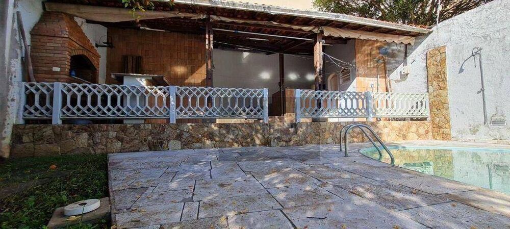 Casa à venda com 3 quartos, 326m² - Foto 10