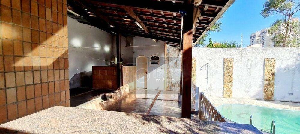 Casa à venda com 3 quartos, 326m² - Foto 12