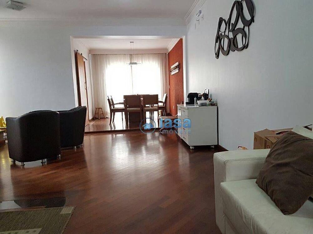 Sobrado à venda com 5 quartos, 296m² - Foto 1