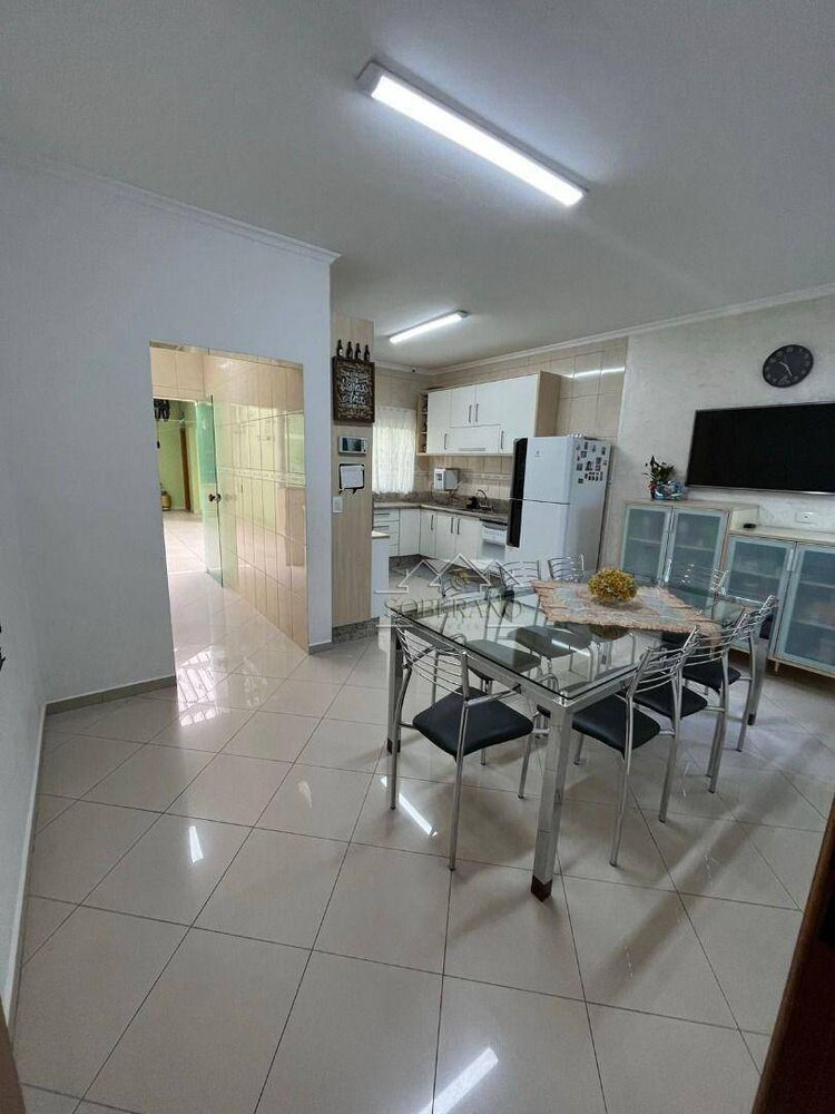 Sobrado, 3 quartos, 243 m² - Foto 2