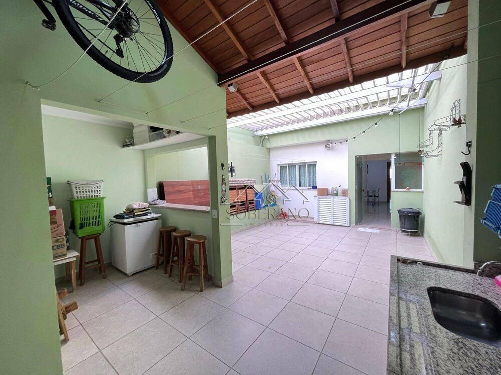 Sobrado, 3 quartos, 243 m² - Foto 3
