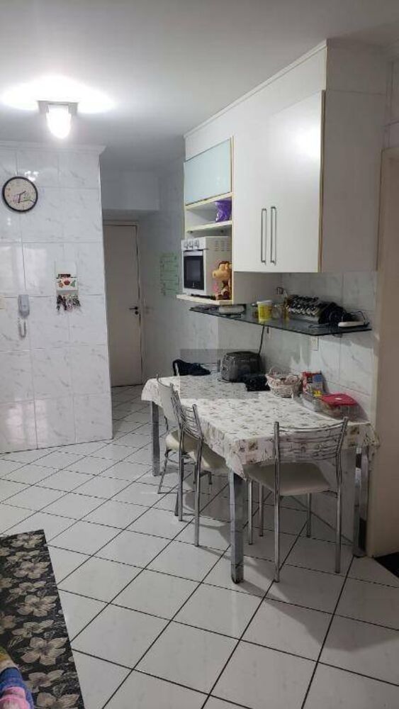 Apartamento à venda com 3 quartos, 143m² - Foto 2