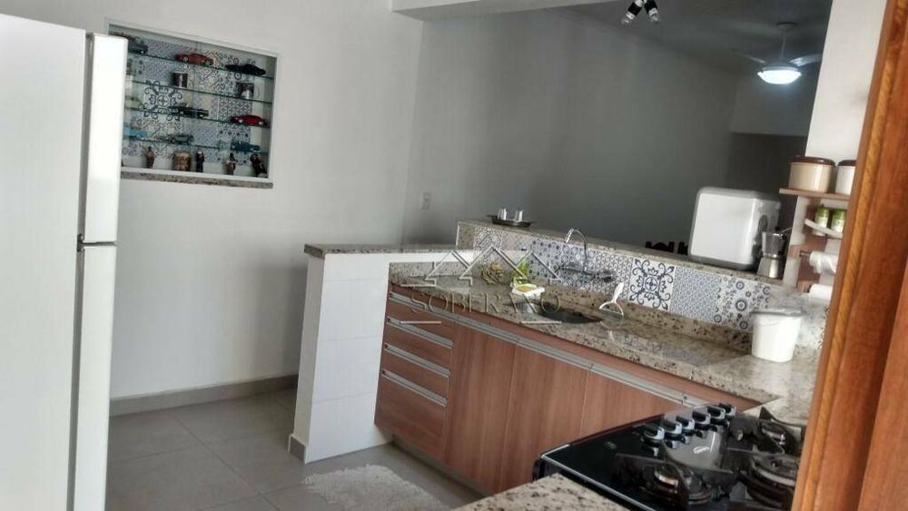 Casa, 3 quartos, 216 m² - Foto 2