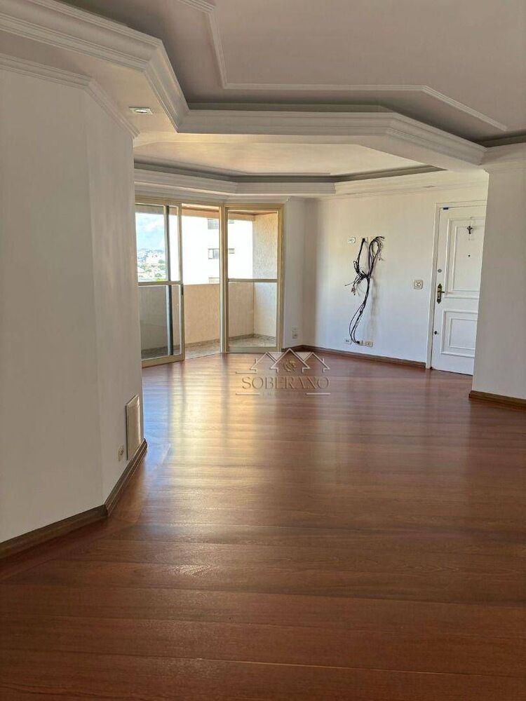 Apartamento à venda com 3 quartos, 136m² - Foto 1