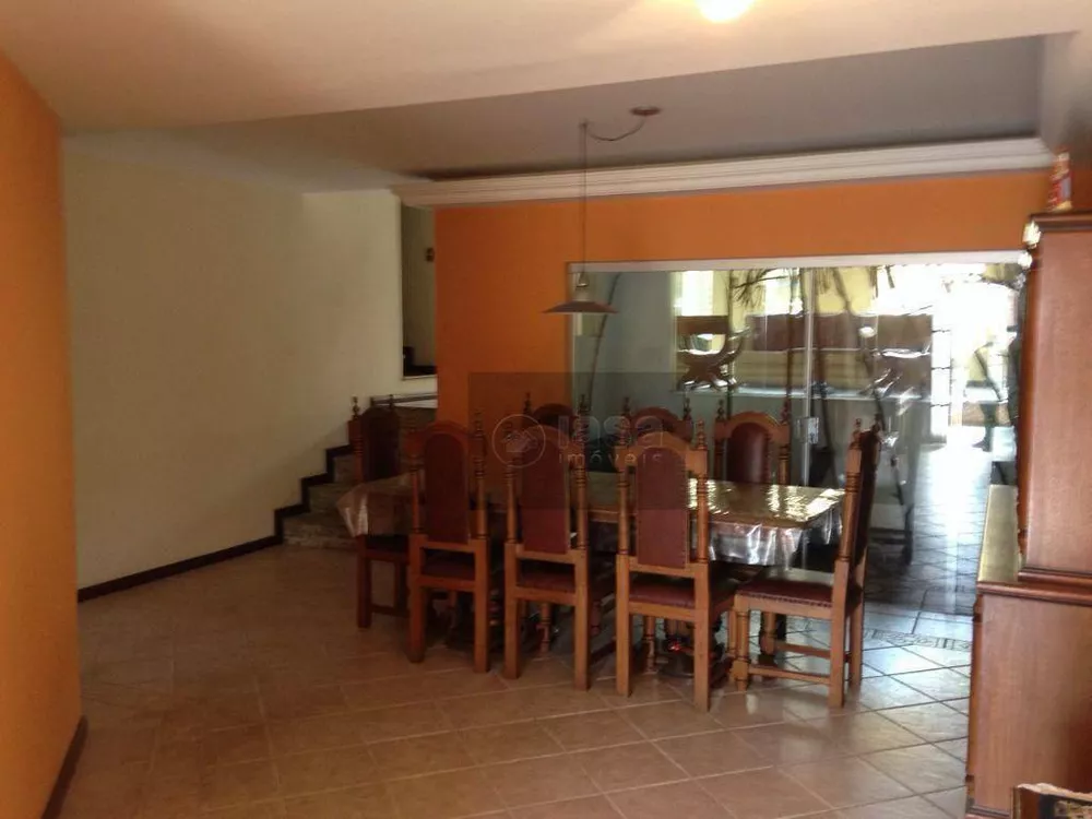 Sobrado, 5 quartos, 600 m² - Foto 1