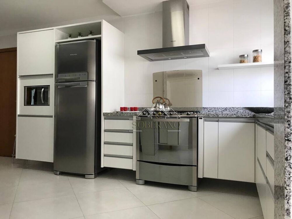 Apartamento à venda com 3 quartos, 155m² - Foto 8