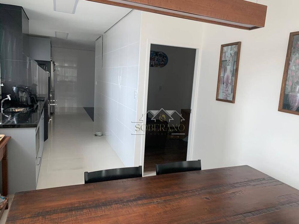 Apartamento à venda com 3 quartos, 150m² - Foto 3
