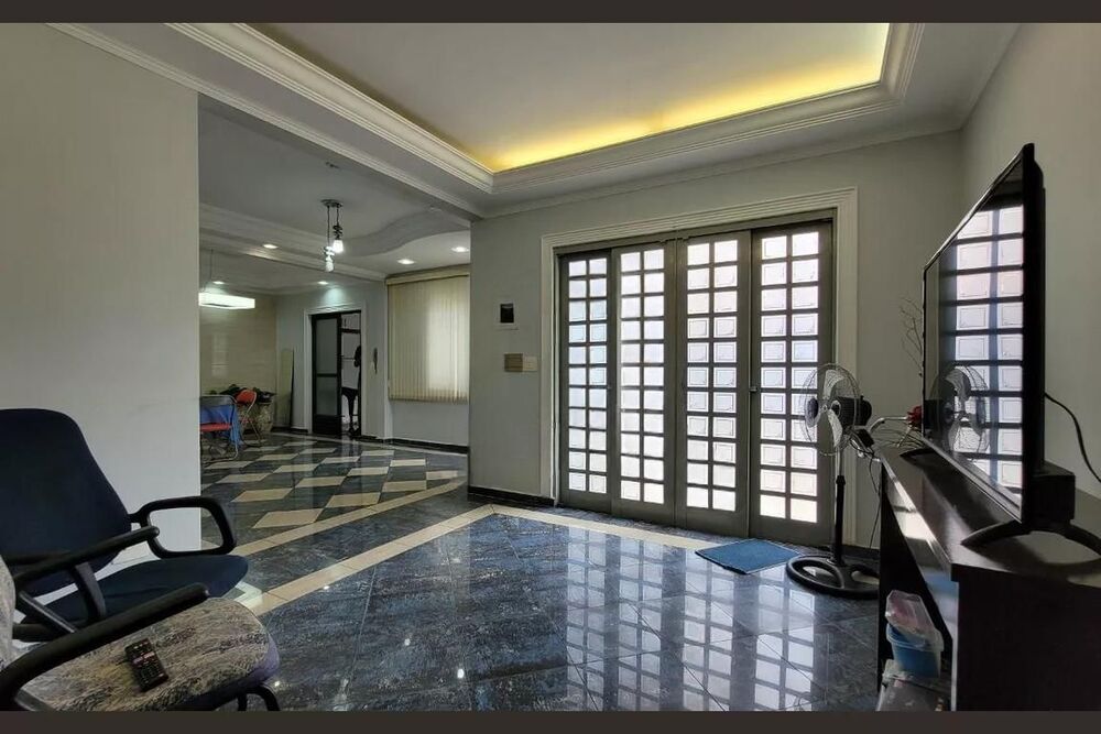 Sobrado para alugar com 3 quartos, 147m² - Foto 1
