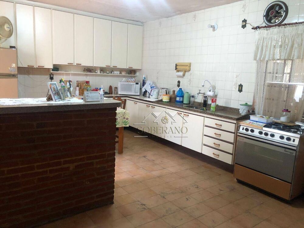 Casa à venda com 3 quartos, 400m² - Foto 2