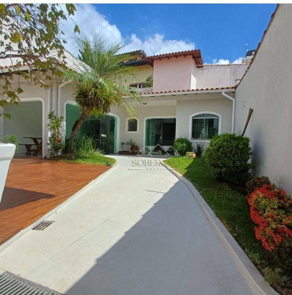 Sobrado para alugar com 4 quartos, 422m² - Foto 1