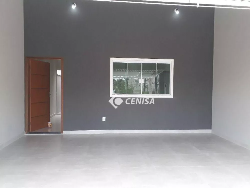 Casa à venda com 3 quartos, 133m² - Foto 1