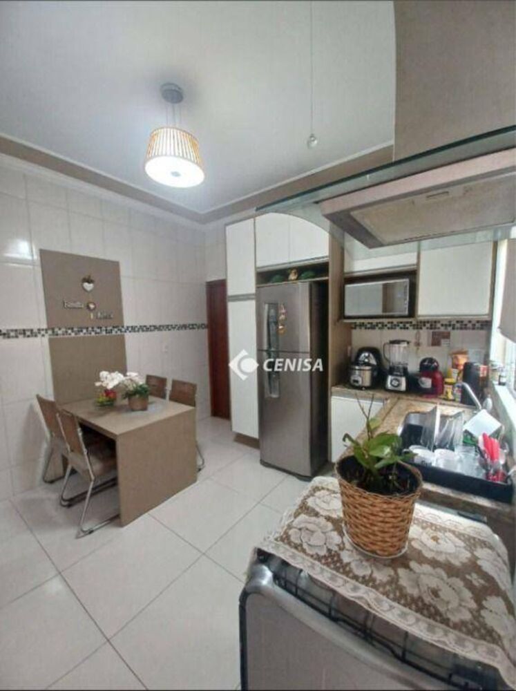 Casa à venda com 3 quartos, 110m² - Foto 9
