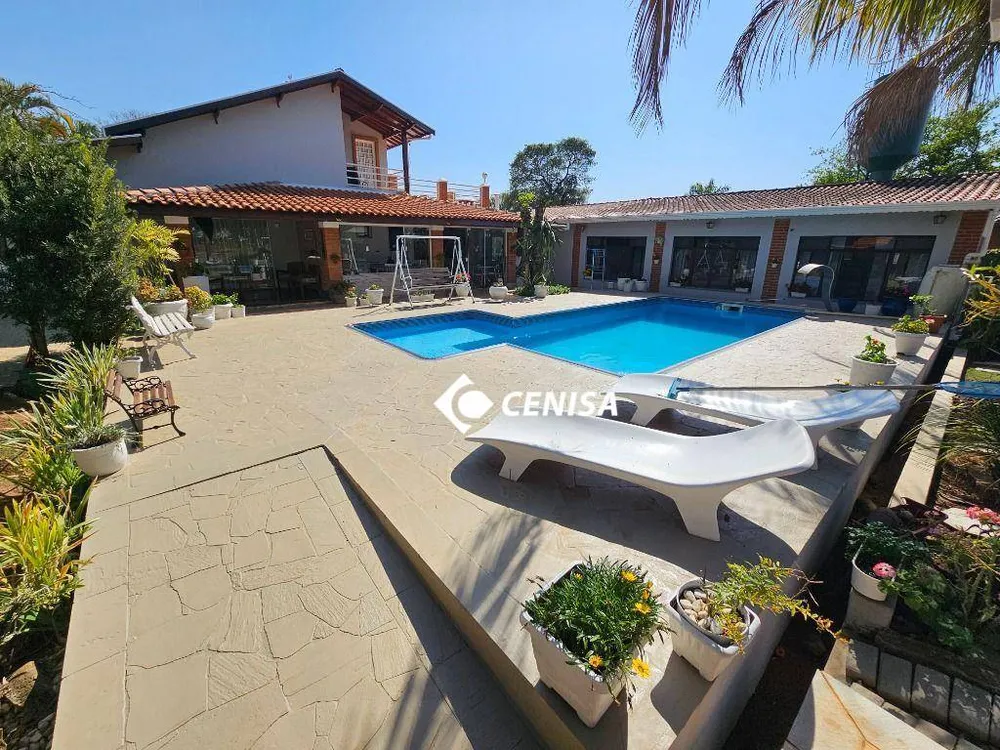Chácara, 5 quartos, 2350 m² - Foto 1