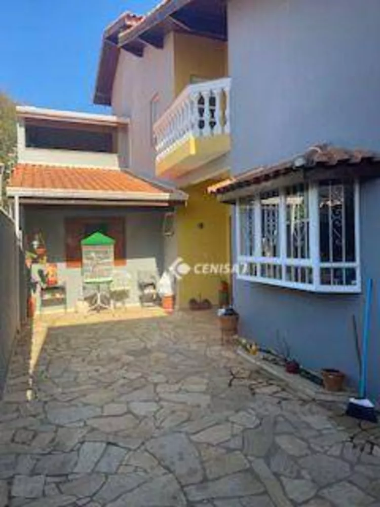 Casa à venda com 4 quartos, 423m² - Foto 1