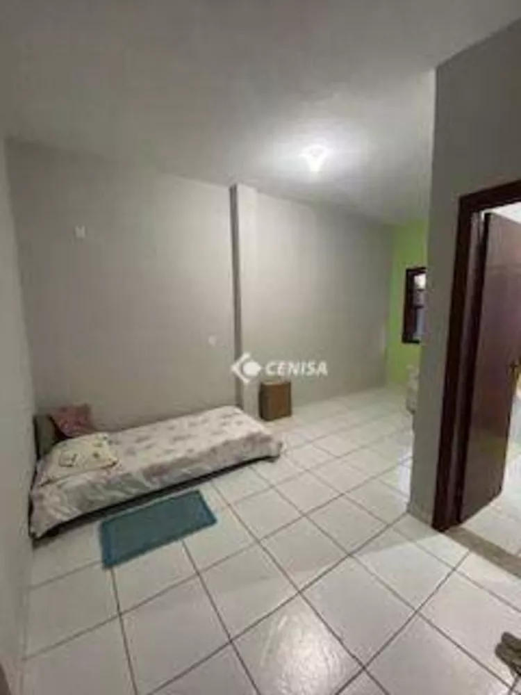 Casa à venda com 4 quartos, 423m² - Foto 2